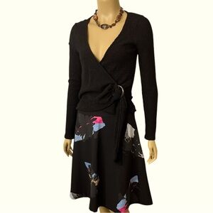 H&M US SM SWEATER WITH A TIE TO THE LEFT WAIST IN STUNNING EXCELLENT CONDIT☑️
